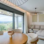 Doceo Refined Living